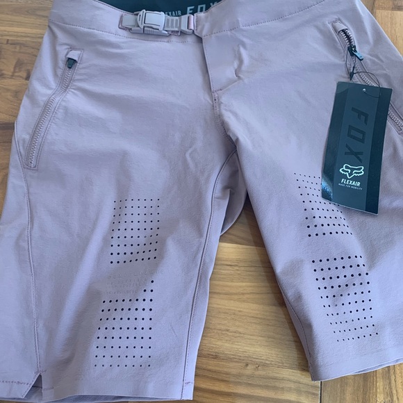 Women’s Fox mountain bike shorts - Picture 2 of 2
